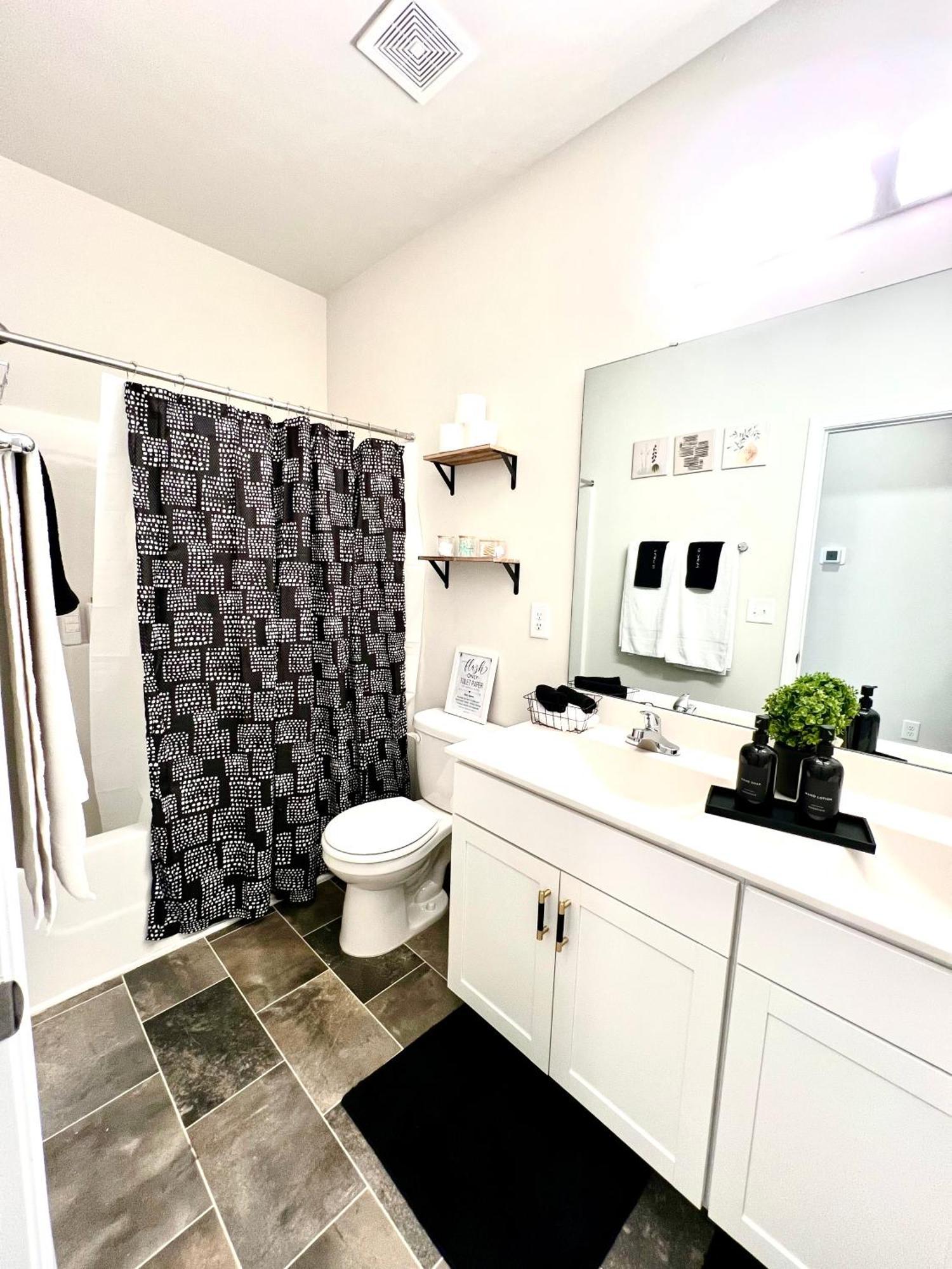 Raleigh Luxe Family Retreat- 15 Min To Downtown, Kids Gear, Fast Wifi For Wfh, Ev & Pet Friendly Villa Екстериор снимка